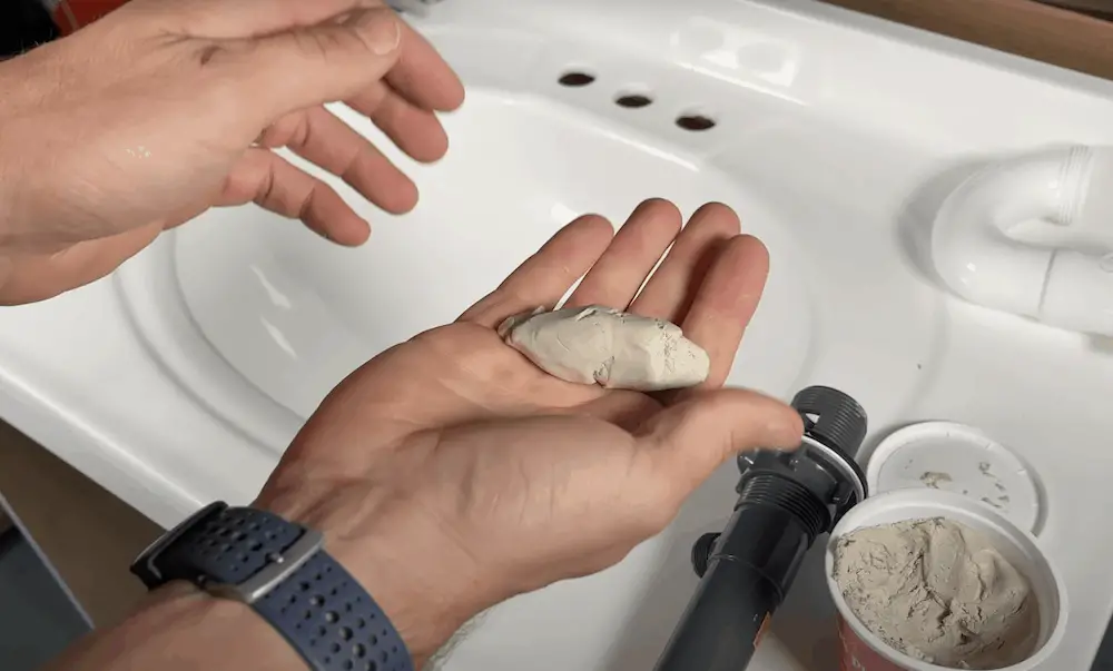 How Long Should It Take For Plumbers Putty To Dry How