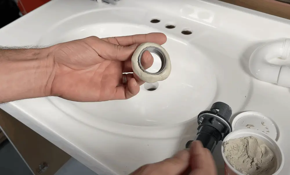 How to Use Plumber's Putty + What's the Drying Time | Everyday Home Repairs