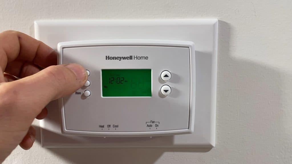 Honeywell Thermostat Keeps Resetting Time at Melissa Brouillard blog