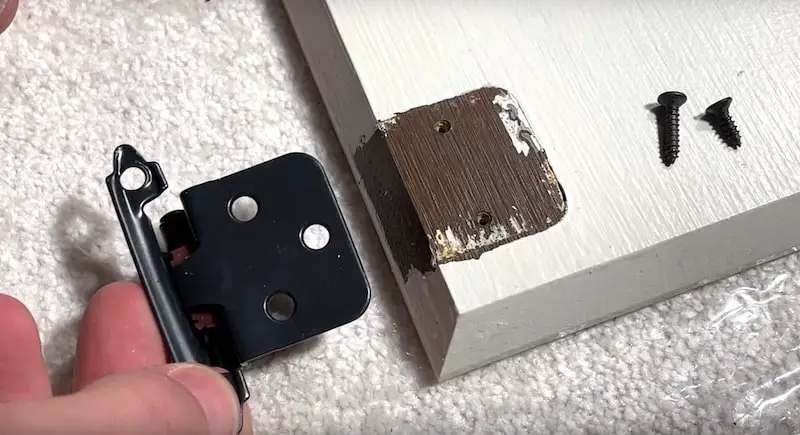 Going from a 2-hole to a 3-hole hinge plate