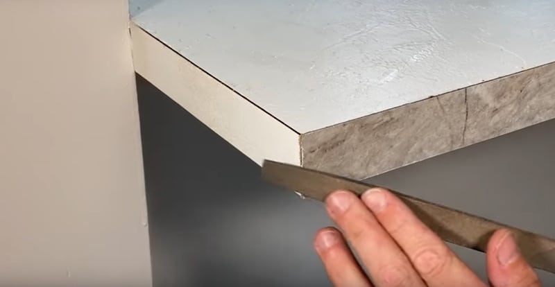 Filing the side pieces using a one-way motion